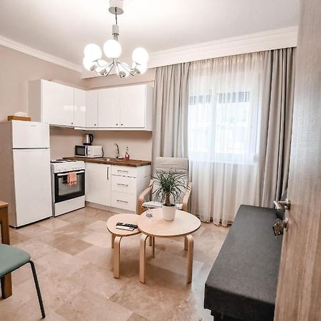 Tip Top Apartment Chalkís Dış mekan fotoğraf